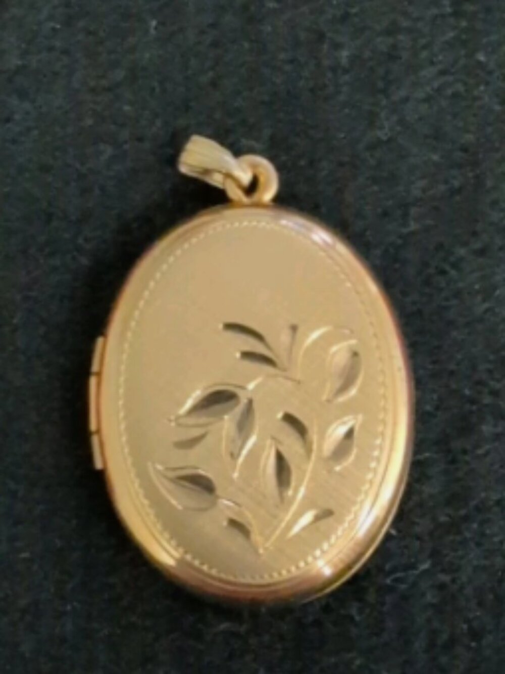 Gold Tone Cameo Pendant Floral Etched Design